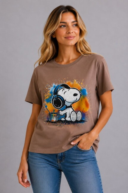Music Mood Γυναικείο T-Shirt με Strass μπεζ σε μοντέλο